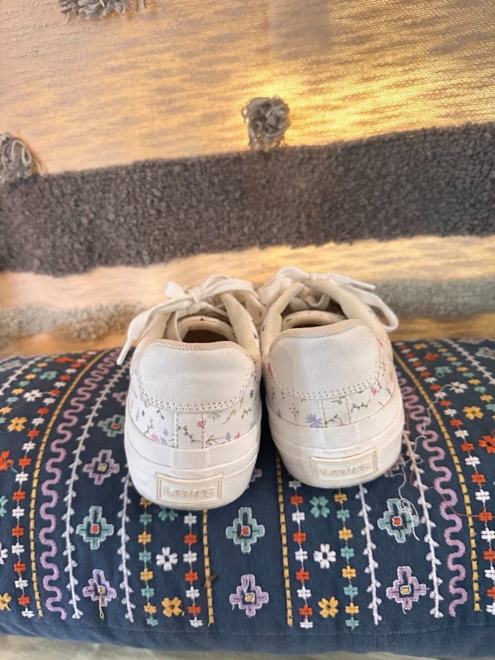 Levi's® Naya Canvas Print Women's Sneakers - Ws 8.5/40 - Picture 9 of 11
